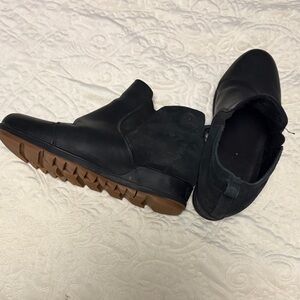 Sorel Men's Black Chukka Boots with Brown Lug Sole